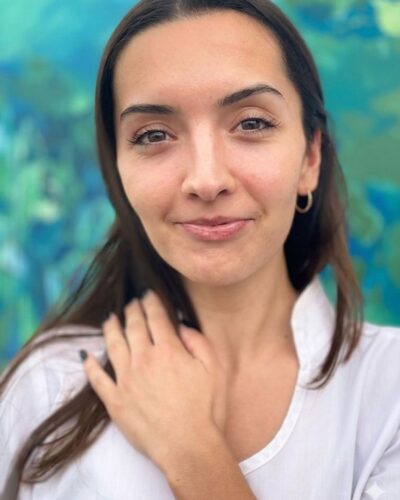 Dra. Valentina Ortiz — Odontología General · Coronas-Incrustaciones-Carillas · Blanqueamiento